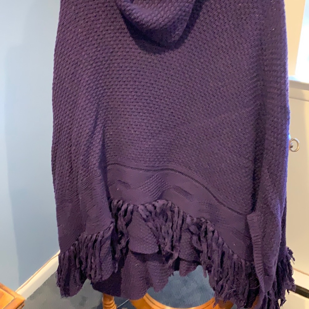 Ladies poncho - Picture 2 of 5